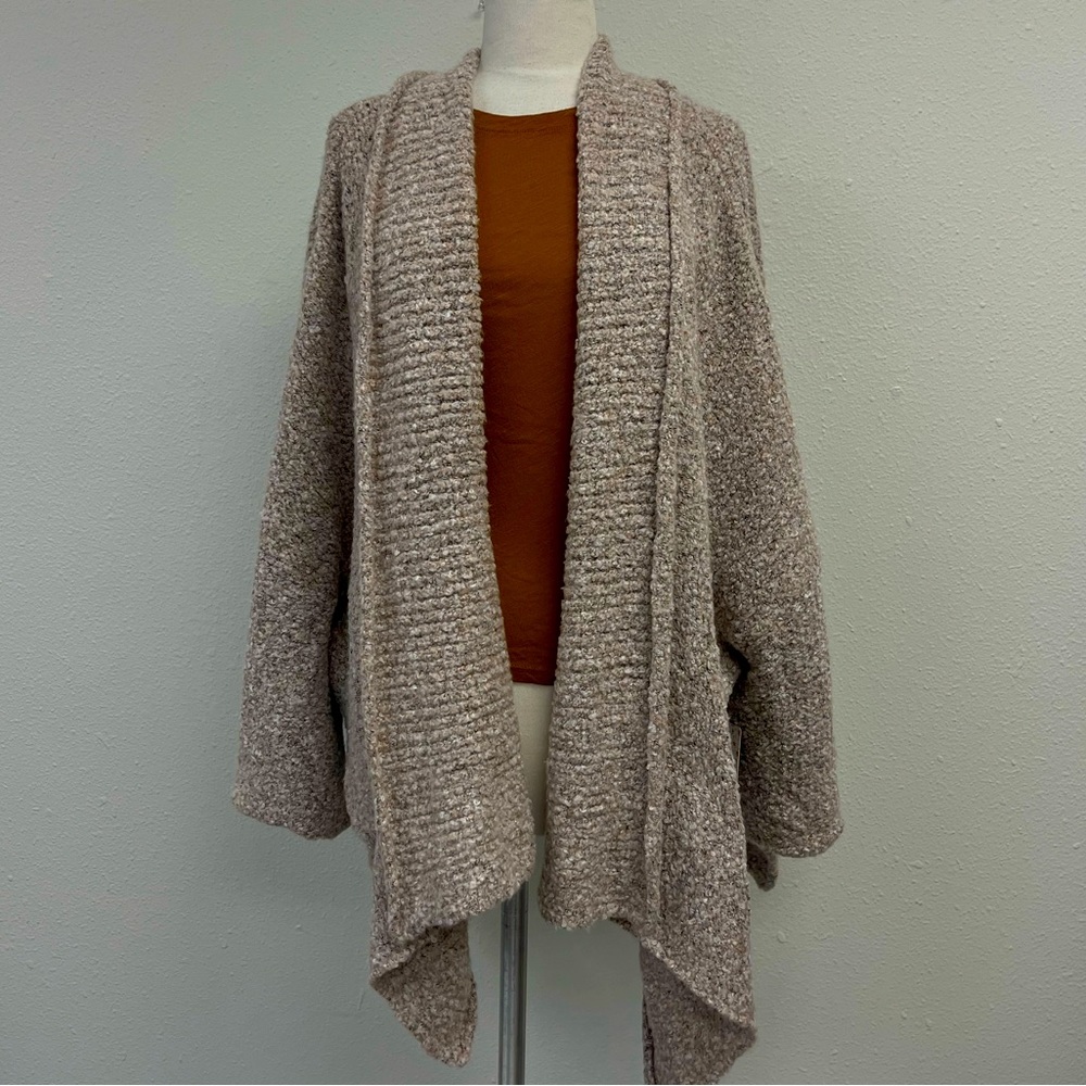 NEW FREE PEOPLE Sweater Oversized with 3/4 Sleeves